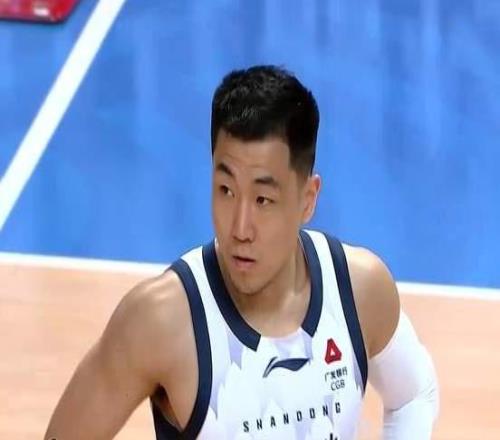 央視不播！今晚735，山東斗宿敵，邱彪欲止頹，高詩巖單挑郭艾倫