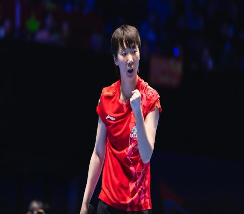 30橫掃早田！中國女乒27歲王牌救贖：助隊奪七連冠，與莎莎擊掌
