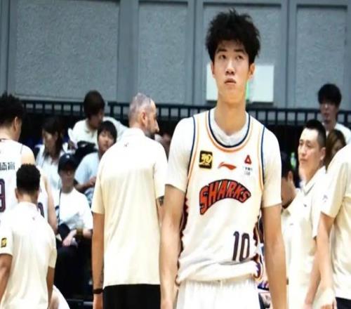 張鎮(zhèn)麟首秀12分5籃板6助攻！上海男籃完成大逆轉(zhuǎn)，懷特塞德13分