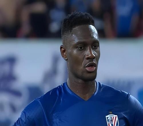 本赛季才加盟大连英博的外援锋霸,可能提前被解约,原因让人无奈