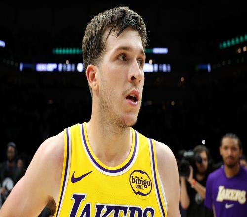 明年合同到期,记者:多队紧盯里夫斯,但他和湖人想继续合作