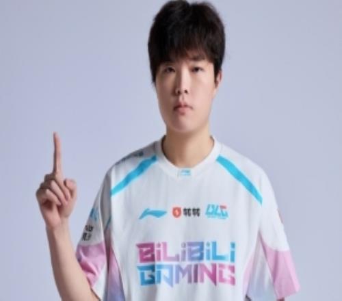 BLG官媒發布2026LPL定妝照part2：藍粉小碧來襲