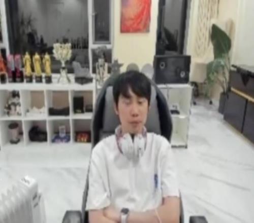 宝蓝要走刘青松路线Doinb：LOL退役选手靠直播能吃饭的人少
