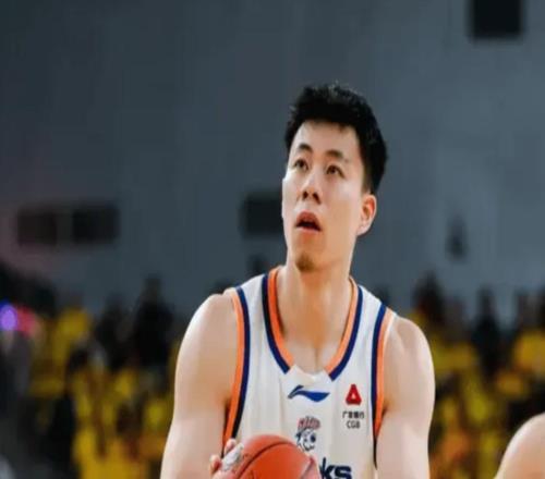 上海11280大胜山西球员评价:4人优秀,5人及格,洛夫顿低迷