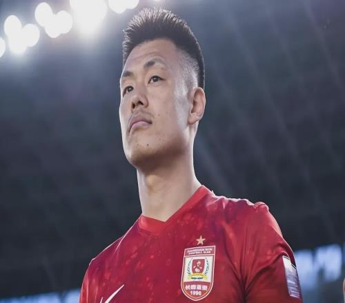 谭龙与亚泰:八年沉浮,一曲关于“家”的赞歌!