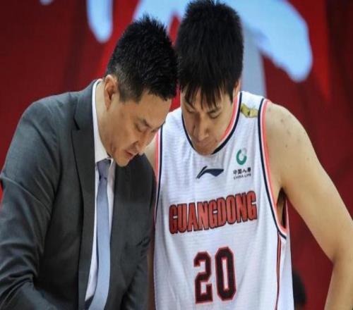 上岗了!广东功勋球员完成身份转变未来或接班杜锋