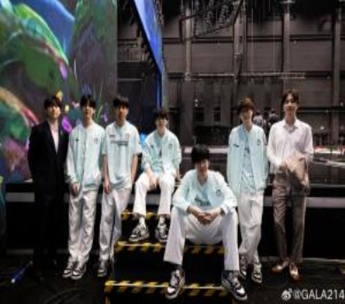 憾負T1止步17強，GALA曬iG全年陣容合照：2025