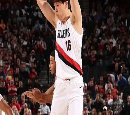 走出首战低迷,杨瀚森NBA季前赛迅速反弹制造高光时刻