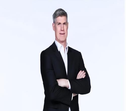 萬萬沒想到，CBA第一個下課的主教練不是丁偉，而是他！