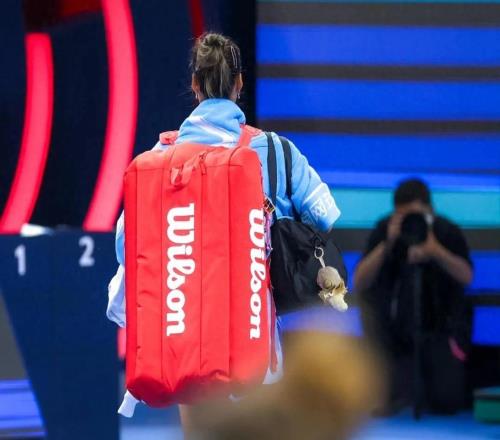 郑钦文和新教练合作首站交出零分成绩单,TOP30守卫战警报拉响