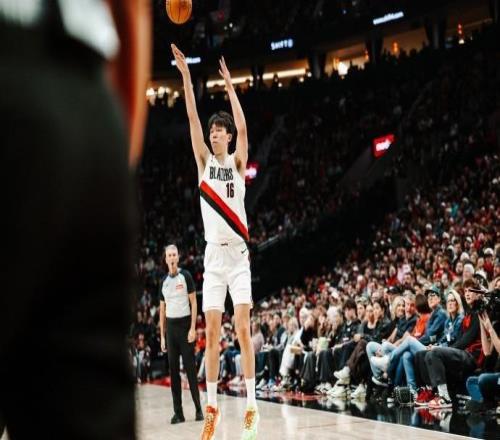 美媒:集锦不能证明杨瀚森是出色的射手,霍华德集锦都有三分