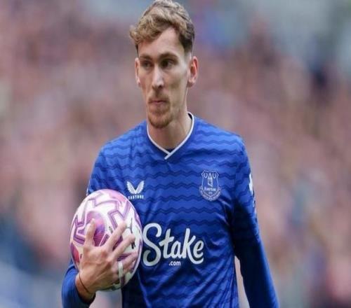 记者:维拉、森林、纽卡争夺明夏合同到期的埃弗顿中场加纳