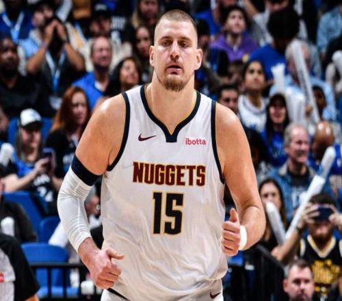 Shams：掘金一周后評估約基奇的情況，球員目前恢復良好