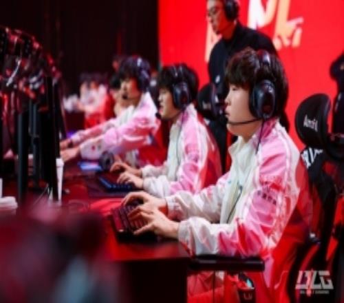 不敌AL后BLG发布赛场返图：共赴新程！