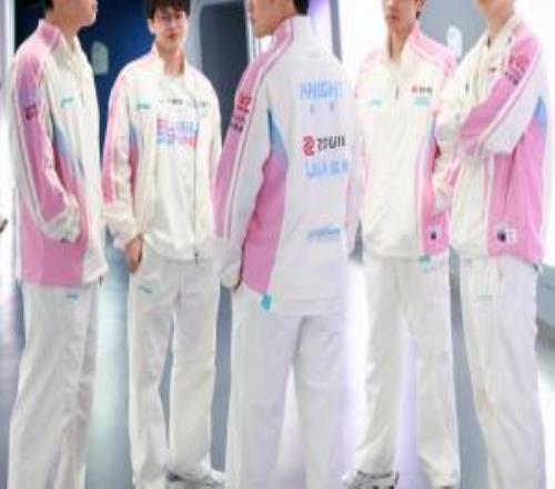 连续两把惨遭JDG翻盘！中单被点菜下路迷失谁该为BLG这场惨败负责