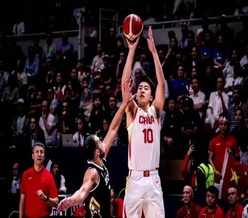 NBA中鋒有了，世界級(jí)前鋒也在陣中，中國(guó)男籃距重回正軌只差一環(huán)
