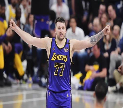 本赛季单场40+排名:东契奇3次第一,里夫斯2次并列第二