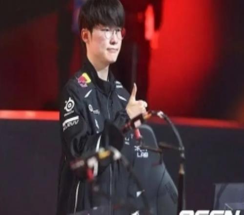 Faker：發(fā)揮Peyz自信心以及選進攻性英雄時，團隊要給予充分支持