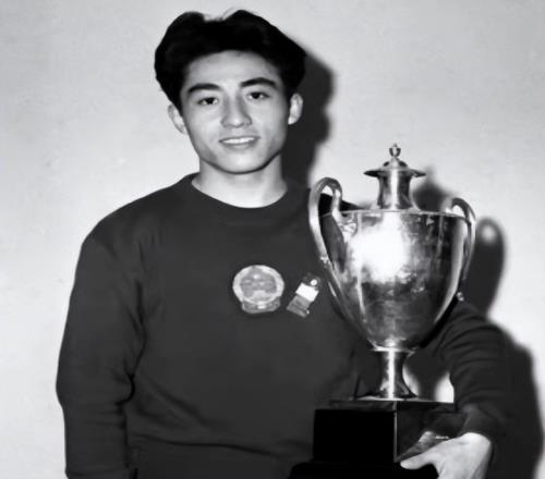 庄则栋走了，穆铁柱走了，聂卫平走了，体育界4大脊梁就剩他了