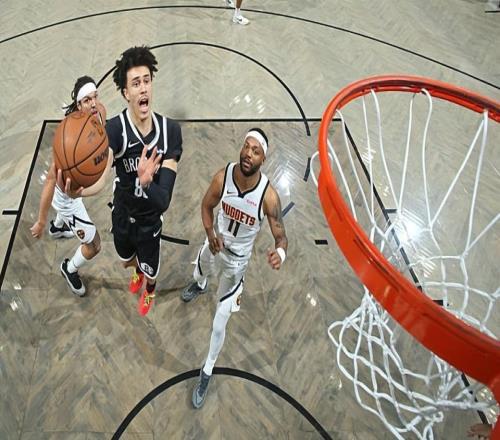 實(shí)在是太差了！籃網(wǎng)后場新秀看起來在各方面的能力都是一塌糊涂