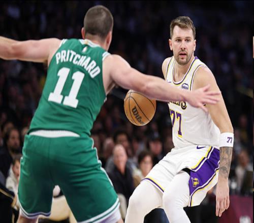 伪强队湖人拥有三巨头是4场失利均输战绩出色球队净负两位数