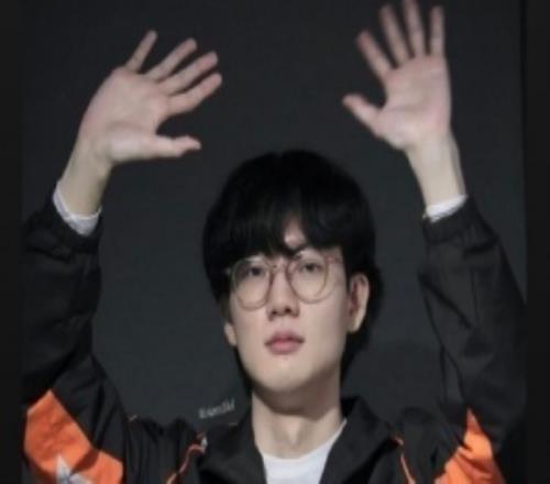 啊爆料人：BLG和JDG都在考慮Kanavi+Viper下位替代Xun+ELK