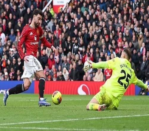 力壓多古、姆伯莫，B費當選曼市德比一役曼聯隊內最佳