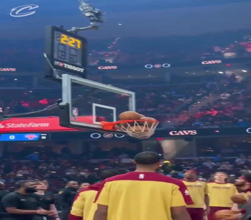 NBA的篮筐一次最多能承载几颗球骑士众将给你们答案