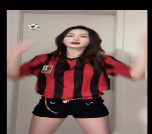 云姨你怎么穿着米兰的衣服