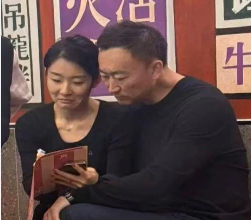 刘维伟老婆晒刘维伟和小三的合照：谢谢球迷提供的证据正义必胜