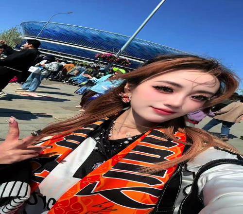 顶级美颜！国内女球迷的美颜真离谱，都要变成小精灵了