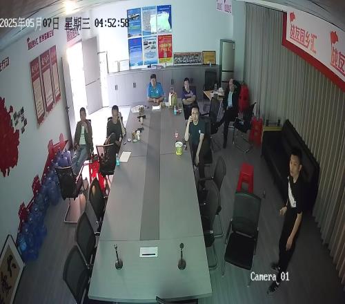 掩面哭泣！一群老男孩球迷见证国米史诗晋级