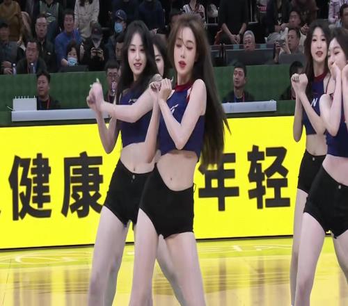 不是好色，只是花开的正艳，若不去欣赏，倒是显得不解风情了