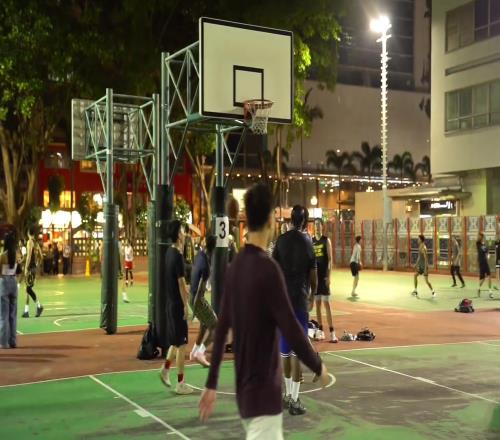 真强啊！网红篮球小哥在香港打野球单打无人能防！