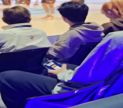 模板约基奇杨瀚森的手机壁纸就是偶像约基奇15号球衣