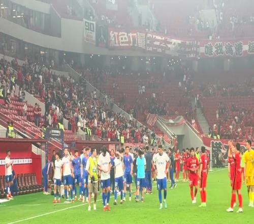 牛志明：泰山队赛后谢场，确实有些遗憾，这一场就是机会没把握住