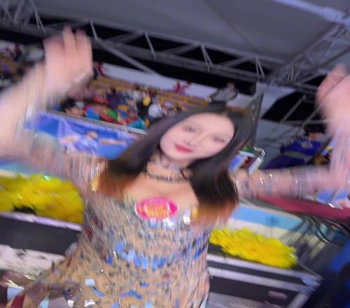 这件衣服设计的以假乱真