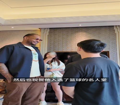 英雄联盟名人堂：传奇跨界！Anthony祝贺Uzi入选名人堂