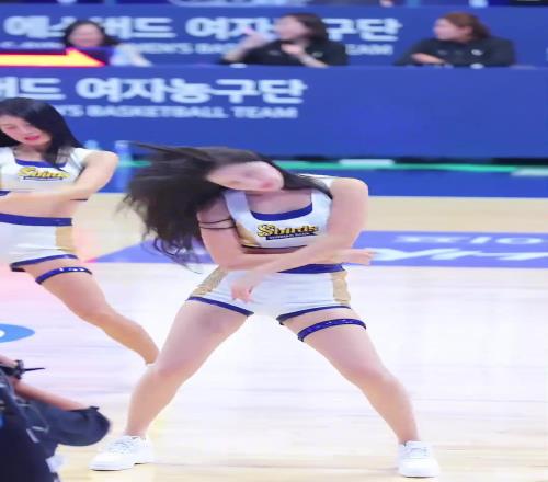 太离谱了！几乎是完美女人！