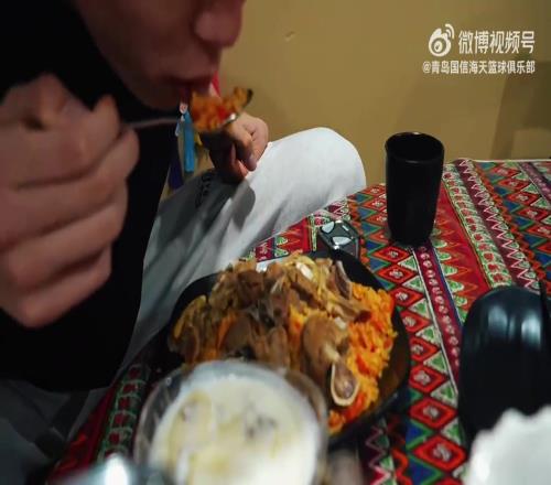 瀚森赴美日记再更新！前往篮网试训，还吃到了新疆美食！很满足！