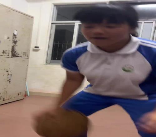 在宿舍球感如欧文，在球场如汤普森
