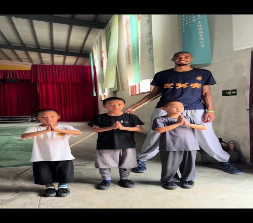 少林寺师父晒视频：少林童子功震惊了文班亚马！