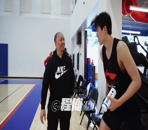 可惜只有30号签！杨瀚森试训快船时，卢指导和他约定“周一见”