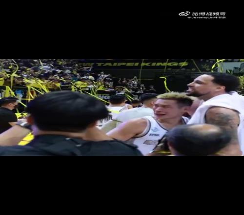 林书豪发视频庆祝夺冠：我们是冠军！Backtoback！