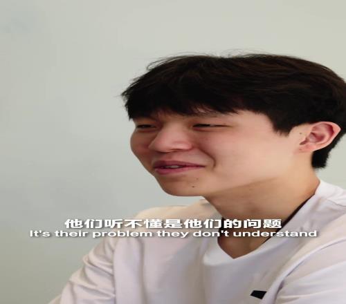 这孩子给人感觉落落大方！杨瀚森在选秀前十天接受专访