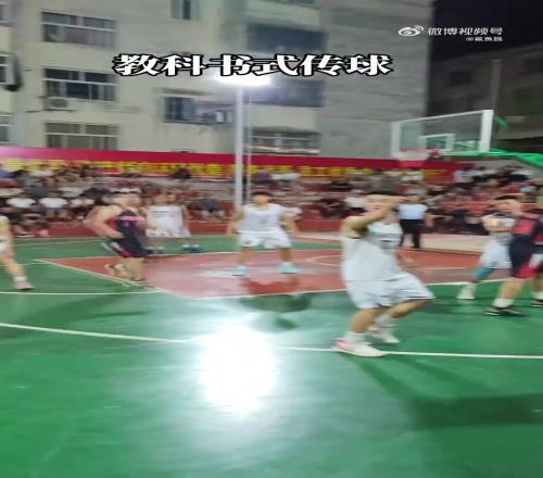 多少好教练被埋没在民间！看看村赛这个教科书式的传球