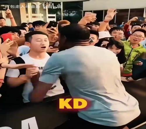 人气独一档的存在！NBA球星中国行合集！压轴出场的你猜到了吗