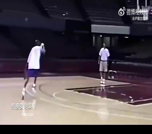 惊艳！17岁科比参加快船试训100%命中左手无差别三分