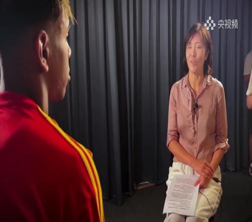央视主持：重压下你如何保持初心亚马尔：享受、玩耍自然发挥