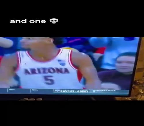 咸猪手！NCAA球员上篮后，顺手抓了一把啦啦队妹子的胸